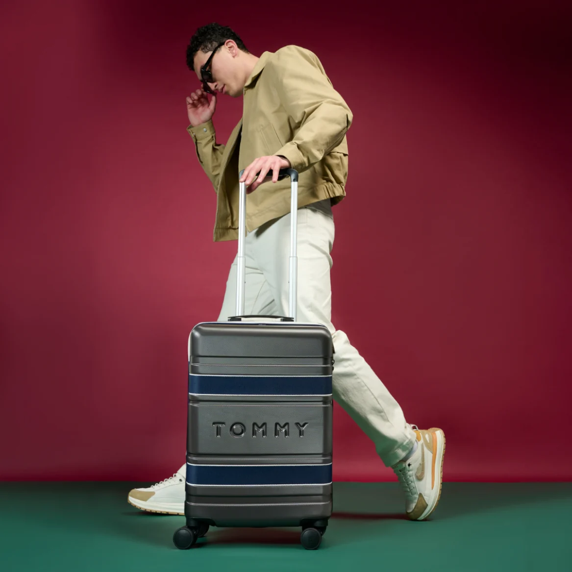 Tommy Hilfiger Las Vegas Hard Luggage - Image 2